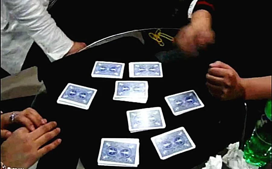 问鼎娱乐app炸金花游戏